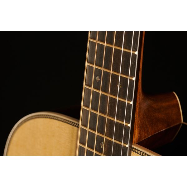 Martin Guitar 00-28 Modern Deluxe