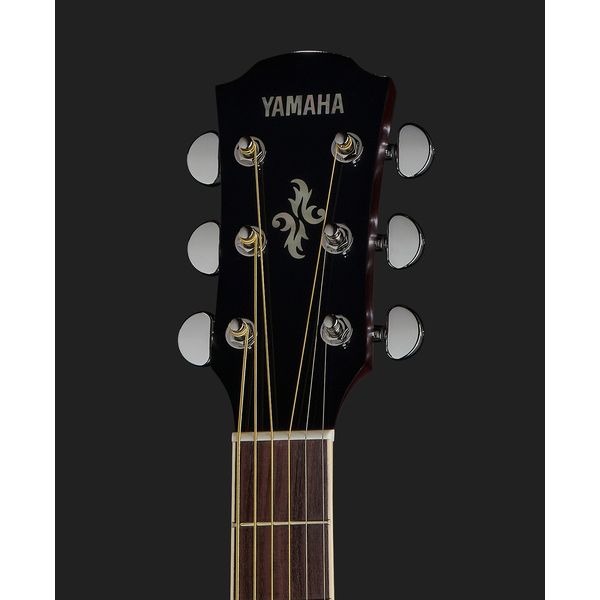 Yamaha APX 600 FM