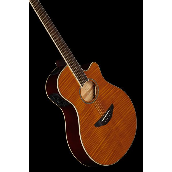 Yamaha APX 600 FM