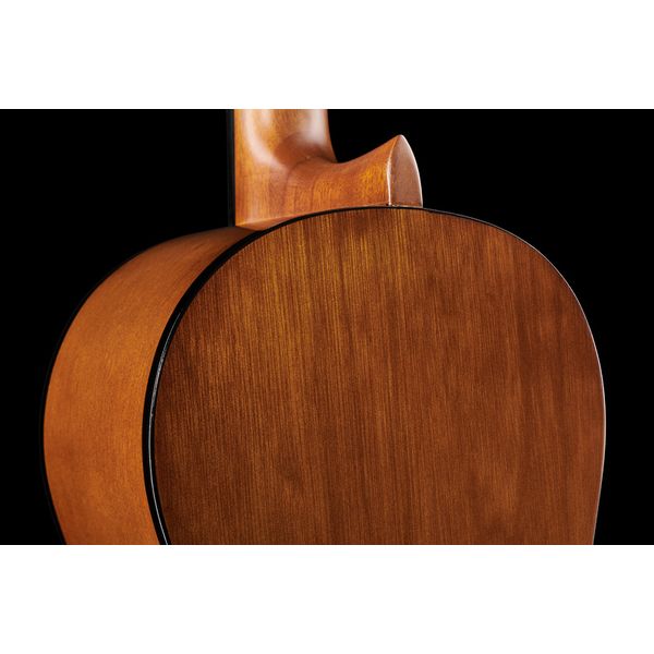 Yamaha C40 III