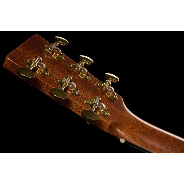 Martin Guitar 000-18 Modern Deluxe