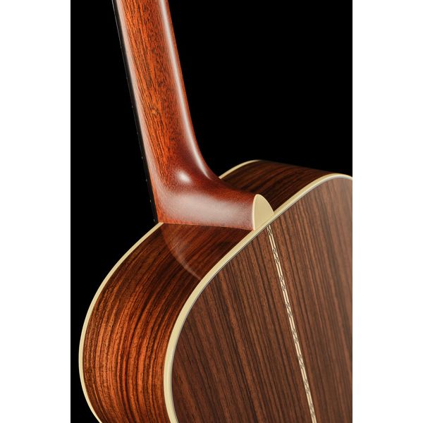 Martin Guitar OM28