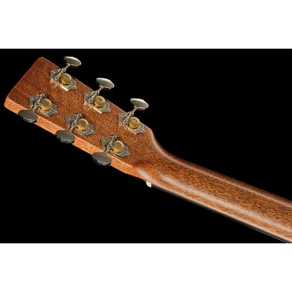 Martin Guitar 00018