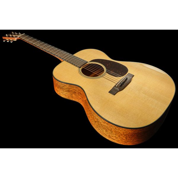 Martin Guitar 00018