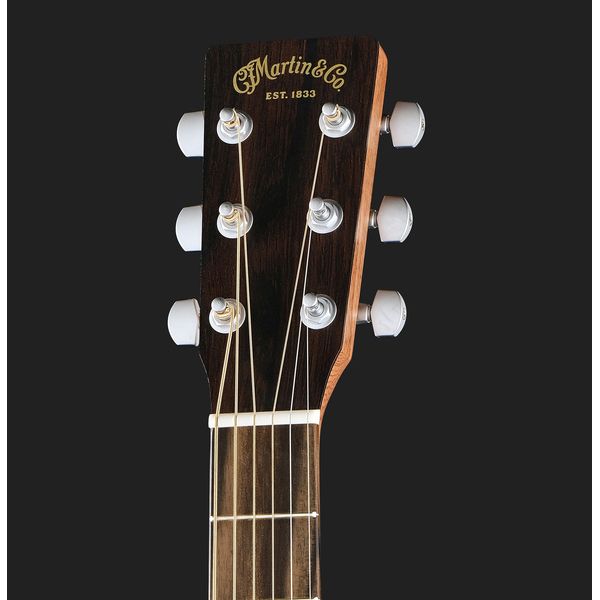 Martin Guitar OMC-10E Modern
