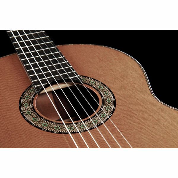Amalio Burguet 2M Cedar W Case