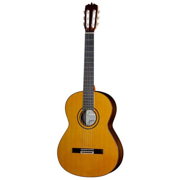 Test Ramirez Sencillo Cedar: Analyse technique de la guitare classique